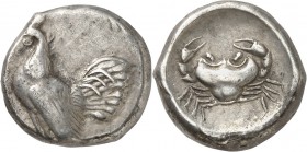 GRÈCE ANTIQUE
Sicile, Himère (483-472 av. J-C.). Didrachme argent.
Av. Coq à gauche. Rv. Crabe. SNG Delepierre 558. 19 mm, 8,62 grs. 3h. 
Rare, lég...