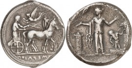 GRÈCE ANTIQUE
Sicile, Himère (440-425 av. J.C.). Tétradrachme argent.
Av. Aurige conduisant un bige à droite, au dessus une victoire, volant à gauch...