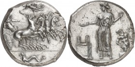 GRÈCE ANTIQUE
Sicile, Himère (410 av. J.C.). Tétradrachme argent.
Av. Aurige conduisant un quadrige à droite, au dessus une victoire volant à gauche...