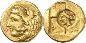 GRÈCE ANTIQUE
Sicile, Syracuse, (405-367 av. J.C.). Tétradrachme en or. Frappé ca. 405-400 av. J.C.
Av. Tête d’Héraclès à gauche coiffé de la peau d...