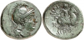 GRÈCE ANTIQUE
Magnésie du Méandre (190 av. J.C.). Bronze ca. 310–309 av. J.C.
Av. Tête casquée d’Athéna à droite. Rv. EYKΛΗΣ/ KPATINOΣ Cavalier au g...
