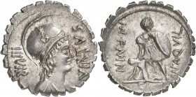 RÉPUBLIQUE ROMAINE 
Mn. Aquillius. Denier serratus av. 71.
Av. Buste de Virtus à droite. Rv. Aquillius debout tenant la Sicile agenouillée. Cr. 401/...