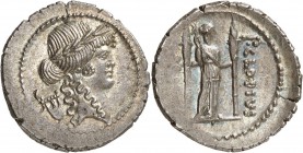 RÉPUBLIQUE ROMAINE 
P. Clodius Turrinus. Denier, Rome.
Av. Tête laurée à droite. Rv. Clodius tenant deux flambeaux. Cr. 494.44. 20 mm, 4,05 grs. 
L...