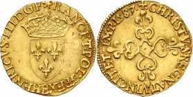 FRANCE
Henri III (1574-1589). Ecu d’or 1587, Rouen.
Av. Ecu couronné. Rv. Croix anillée et fleurdelisée. Dup 1121a Fr. 386. 3,31 grs. 
TTB à Superb...