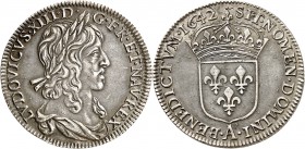 FRANCE
Louis XIII (1610-1643). 1/4 d’écu à la mèche longue, 1642, premier poinçon.
Av. Buste lauré et drapé à droite. Rv. Écu de France couronné. G....