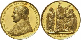 ITALIE
Vatican, Pie IX (1846-1878). Médaille en or 1848, par Cerbara.
Av. Buste à gauche. Rv. Moïse délivrant le livre de la loi mosaïque au peuple ...