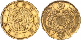 JAPON
Meiji (1868-1912). 5 Yen (1870).
Av. Dragon. Rv. Couronne. Fr. 47, JNDA 01-3. 
PCGS MOUNT REMOVED, une trace de monture sur la tranche, sinon...