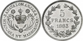 MADAGASCAR
Ranavalona III (1883-1897). 5 francs 1883, essai en aluminium. 3ème type.
Av. Couronne au centre. Rv. Valeur dans une couronne. L. 15 
P...