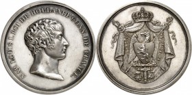 PAYS-BAS
Louis Napoléon Roi de Hollande (1806-1810). Médaille en argent 1806, sans poinçon, frappe postérieure.
Av. Tête nue à droite. Rv. Ecu couro...