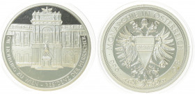 Silbermedaille, ohne Jahr
2. Republik 1945 - heute. die Monarchie in Österreich / Die Hofburg , Ag 0,333, Dm 41 mm.. Wien
19,97g
PP