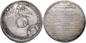 Leopold I. 1657 - 1705
Schautaler, 1683. auf die Belagerung und den Entsatz Wiens. Der gekrönte Doppeladler sitzt auf einem Globus, auf dem die Stadt ...