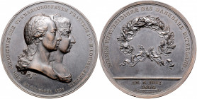 Franz I. 1806 - 1835
Bronzemedaille, 1818. auf die Vermählung mit Prinzessin Maria Ludovika d'Este. Brustbilder des Kaiserpaares nebeneinander nach re...