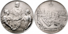 Franz Joseph I. 1848 - 1916
Silbermedaille, 1898. auf das 50-jährige Regierungsjubiläum des Kaisers, Av. Büste des Kaisers auf Sockel zwischen 2 weibl...