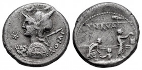 Licinius. P. Licinius Nerva. Denarius. 113-112 BC. Uncertain mint. (Ffc-802). (Craw-292/1). (Cal-888). Anv.: Diademed head of Roma left, holding spear...