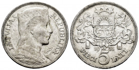 Latvia. 5 lati. 1932. (Km-9). Ag. 24,94 g. Almost XF/XF. Est...30,00. 

Spanish Description: Letonia. 5 lati. 1932. (Km-9). Ag. 24,94 g. EBC-/EBC. E...