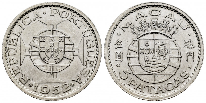 Macau. 5 patacas. 1952. (Gomes-22.01). Ag. 15,06 g. Mint state. Est...25,00. 
...