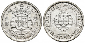Macau. 5 patacas. 1952. (Km-5). Ag. 15,22 g. Minor nicks on edge. Almost MS. Est...20,00. 

Spanish Description: Macau. 5 patacas. 1952. (Km-5). Ag....