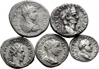 Lot of 5 silver coins of the Roman Empire, 2 antoninians, 2 tetradrachms and 1 denarius. TO EXAMINE. Choice F/Almost VF. Est...100,00. 

Spanish Des...
