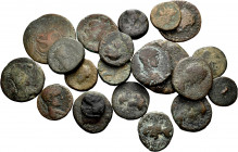 Lot of 21 bronzes from the Roman Empire of different modules. TO EXAMINE. Almost F. Est...60,00. 

Spanish Description: Lote de 21 bronces del Imper...