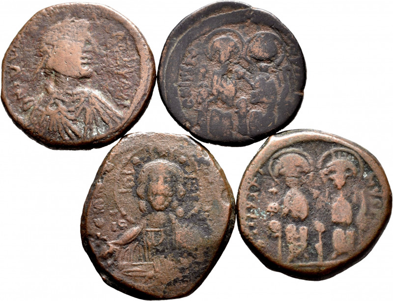 Lot of 4 follis from the Byzantine Empire. TO EXAMINE. F/Choice F. Est...60,00. ...