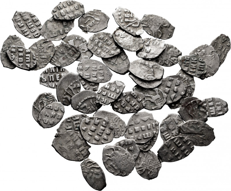 Lot of 50 Russian coins of 1 kopeck of Peter I. TO EXAMINE. Almost VF/VF. Est......