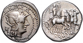 RÖMISCHE REPUBLIK, M. Acilius M.f., 130 v.Chr., AR Denar. Behelmter Romakopf r., dahinter *, M.ACILI[VS] F. Rs.Hercules in Quadriga r., ROMA. 3,94g.
...