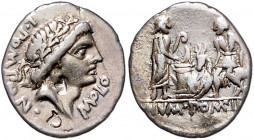 RÖMISCHE REPUBLIK, L. Pomponius Molo, 97 v.Chr., AR Denar. Belorb. Kopf des Apollo r., L.POMPOM.MOLO, 2 Punzen. Rs.Numa Pompilius vor Altar, r. Mann a...