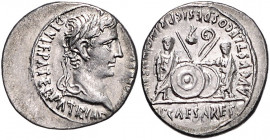 RÖMISCHES REICH, Augustus, 27 v.-14 n.Chr., AR Denar 2 v.-4 n.Chr., Lugdunum. Belorb. Kopf r. Rs.Gaius und Lucius Caesar mit Lanzen und Schilden neben...