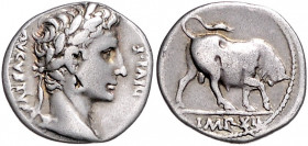 RÖMISCHES REICH, Augustus, 27 v.-14 n.Chr., AR Denar, IMP XII =11-10 v.Chr. Lugdunum. Belorb. Büste r. Rs.Stier stößt r. 3,69g.
Bankmarke, ss
RIC 18...