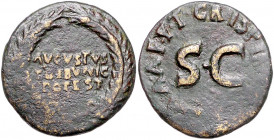 RÖMISCHES REICH, Augustus, 27 v.-14 n.Chr., AE Dupondius (T. Quinticus Crispinus Sulpicianus), Rom. AVGVSTVS TRIBVNIC POTEST im Kranz. Rs.T CRISPIN[VS...