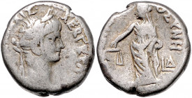 RÖMISCHES REICH, Nero, 54-68, Bil.-Tetradrachme, Jahr 4 =57/58, Ägypten, Stadt Alexandria. Belorb. Kopf. r. Rs.Dikaiosyne l. stehend. 13,02g.
ss
Kam...