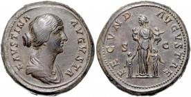 RÖMISCHES REICH, Faustina II., Gemahlin des Marcus Aurelius, +175, AE Sesterz, Rom. Drap. Büste r., FAVSTINA AVGVSTA. Rs.Fecundias steht l., 2 Kinder ...