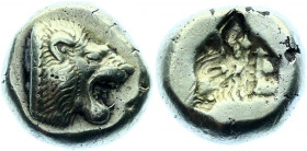 Ancient Greece Lesbos Mytilene EL Hekte 521 - 478 BC
Bodenstedt 12; BMC 158; Gold 2.58 g.; Obv: Head of roaring lion / Rev: Incuse head of cow left; ...