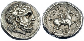 MACEDONIA. Anfípolis. Tetradracma (359-336 a.C.). A/ Busto laureado de Zeus a der. R/ Jinete a der. con palma, debajo L sobre antorcha y entre las pat...