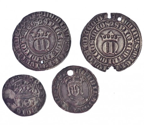 4 monedas de plata. Enrique II, real de Sevilla con agujeros (2); Enrique IV, 1/...