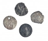 3 monedas de 1/2 real: Enrique IV, Cuenca, tipo castillo y león lobulados; Reyes Católicos, Burgos con agujero; Carlos II, México con 2 agujeros. Real...