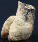Proche Orient - Idole Tell Alaf en terre cuite - 5000 / 4000 av. J.-C.
Statuette Tell Alaf (divinité de la fertilité) acéphale en terre cuite. 40 mm....
