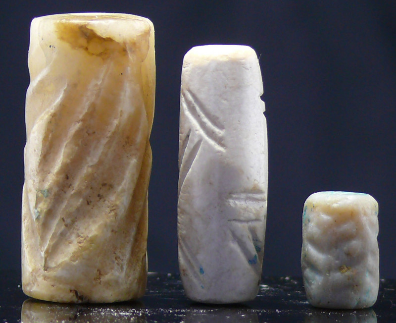 Proche Orient, période archaïque - Lot de 2 sceaux cylindre en pierre et d'une p...