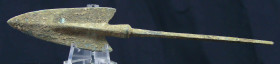 Luristan - Pointe de flèche en bronze - 1000 / 800 av. J.-C.
Belle et grande pointe de flèche. Belle patine vert olive. 165 * 28 mm.