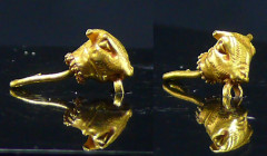 Iran - Achéménide - Tête de taureau en or - 600 av. J.-C.
Jolie petite tête de taureau en or, finement ciselée. Un petit anneau au niveau de la bouch...