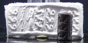 Perse - Sceau cylindre en pierre (scène de mariage) - 800 / 600 av. J.-C.
Beau sceau cylindre en pierre dont l'empreinte représente sans doute une sc...