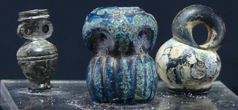 Phénicie - Ensemble de 3 perles en verre ou pâte de verre - 1000 / 500 av. J.-C....