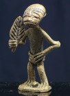 Afrique - Côte d'Ivoire et Ghana, Akan - Poids en bronze servant à peser l'or - 1ère moitié du XXe siècle
Poids antropomorphe en bronze représentant ...