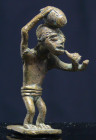 Afrique - Côte d'Ivoire et Ghana, Akan - Poids en bronze servant à peser l'or - 1ère moitié du XXe siècle
Poids antropomorphe en bronze représentant ...