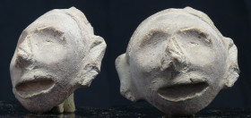 Précolombien - Mexique - Tête en terre cuite - 1200 av. / 200 ap. J.-C.
Tête en terre cuite de couleur sombre. Le visage est encadré par un bandeau s...
