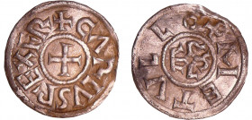 Charles II Le Chauve (840-877) - Denier (Melle)
A/ + CAROLVS REX FR Croix.
R/ + METVLLO Monogramme de Karolus.
SUP
Nou.41-Dey.606-MG.1064-Prou.699...