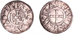 Charles II Le Chauve (840-877) - Denier (Paris)
A/ + GRATIA D-I REX Monogramme de Karolus.
R/ + PARISII CIVITAS Croix.
SUP
Nou.172b-Dep.763-Prou.3...