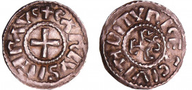 Charles II Le Chauve (840-877) - Denier (Bourges)
A/ + CARLVS IMP AVG Croix.
R/ + BITVRICES CIVIT Monogramme Carolin.
TTB+
Nou.238-Dep.198-Prou.74...