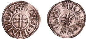 Carloman II (879-884) - Denier (Limoges)
A/ + CARLENAM REX Monogramme.
R/ + LIMOVIX CIVIS Croix.
RRR SUP
Nou.8-Dey.509-Prou.777
Ar ; 1.54 gr ; 22...