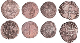 Lot de 4 monnaies royales
Henri 4 douzain du Béarn 1593 ; Charles VI Blanc ; Henri III 1/ d'écu 1581 F (Angers) ; Henri III 1/8 d'écu 1586 L (Bayonne...